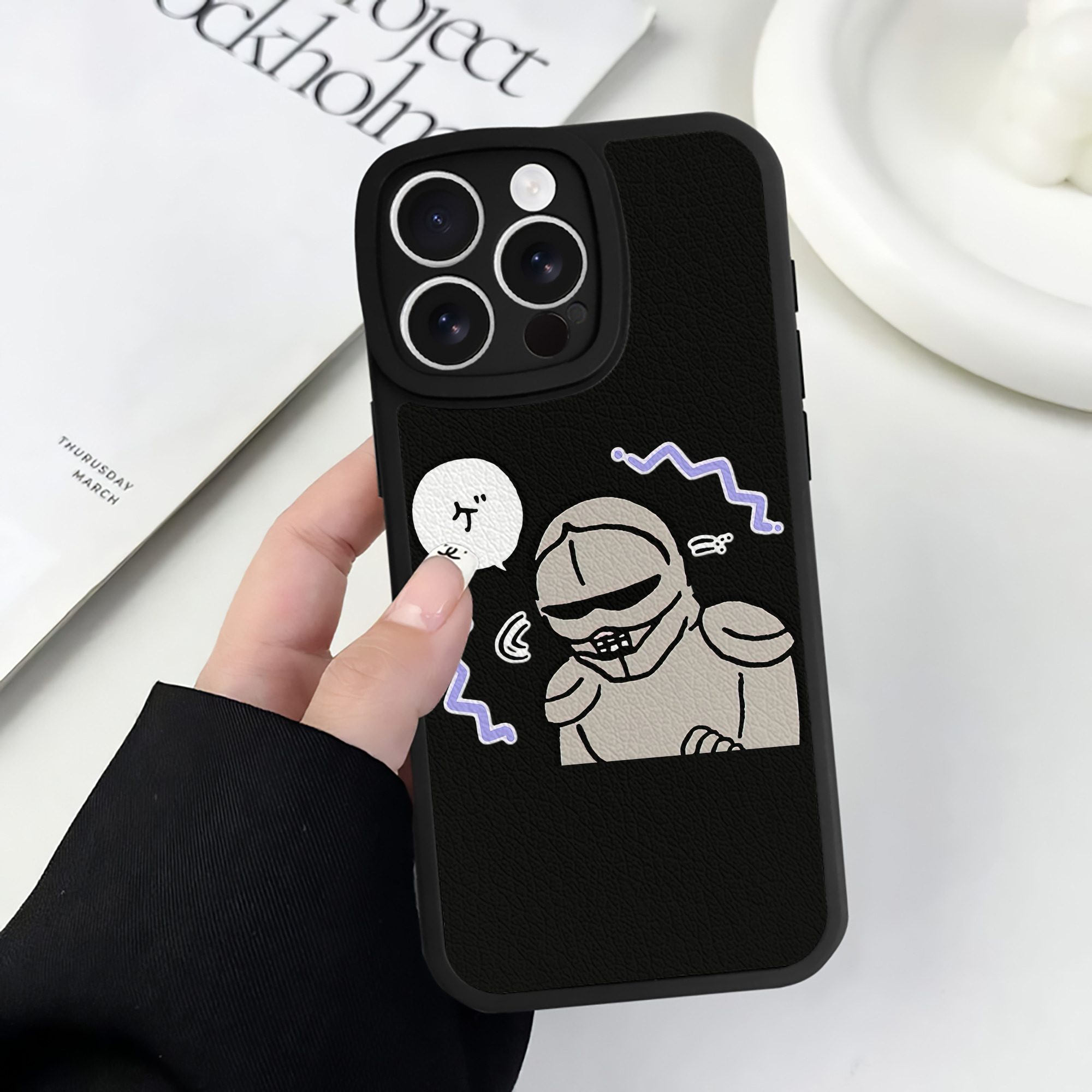 （画像用） ちいかわ 労働の鎧さん Chii-kawa Mr. Armor of Labor 【iPhone 16シリーズ対応】シリコンスマホケース（レザー調） 材質：シリコン